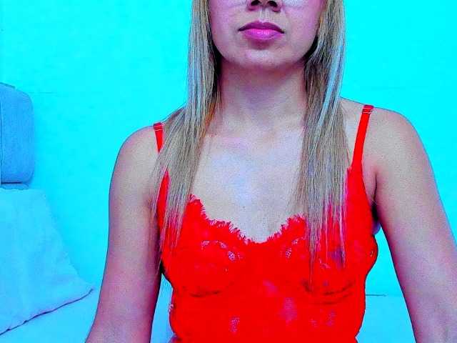 vickycandy live cam on BongaCams