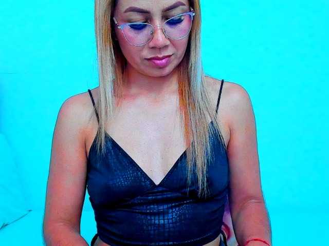 vickycandy live cam preview