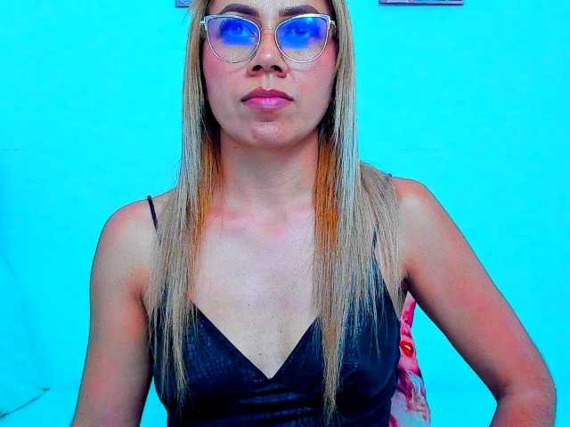 vickycandy live cam preview
