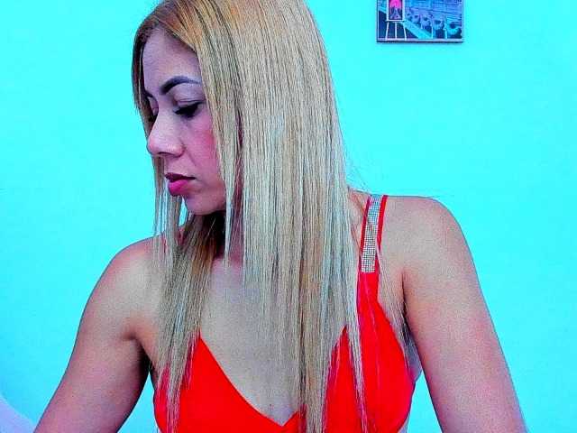 vickycandy live cam on BongaCams