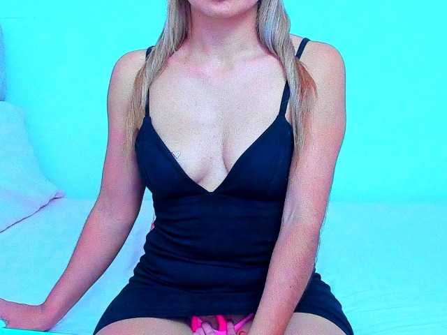 vickycandy live cam on BongaCams