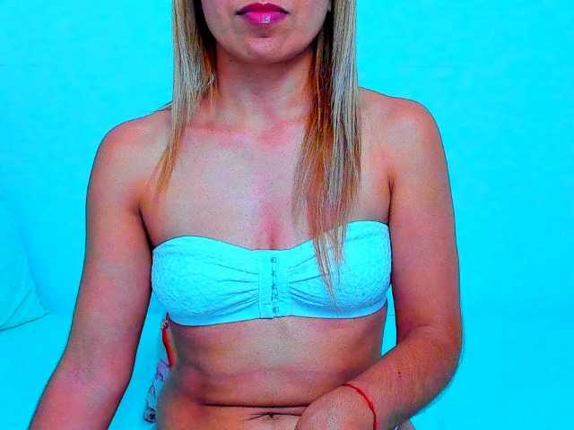 vickycandy live cam on BongaCams