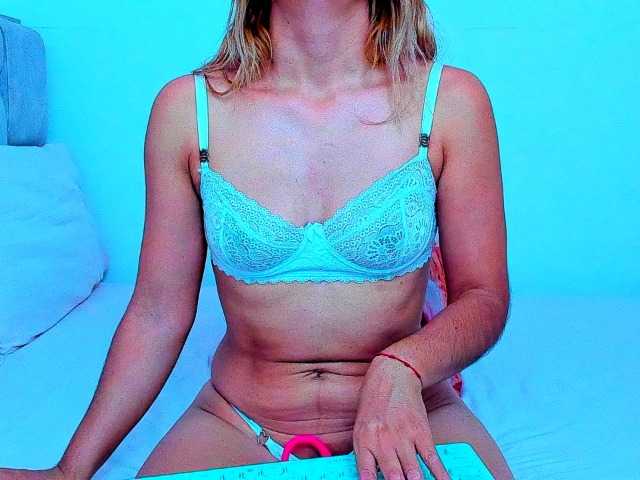 vickycandy live cam on BongaCams