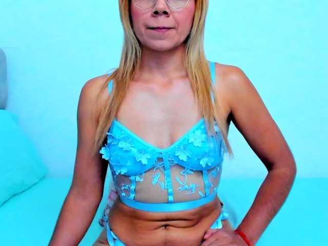vickycandy live cam on BongaCams