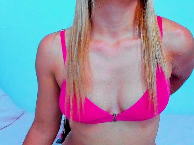 vickycandy live cam on BongaCams