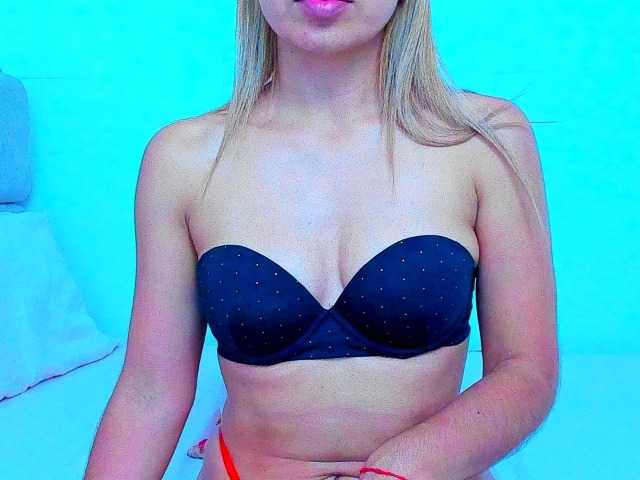 vickycandy live cam on BongaCams