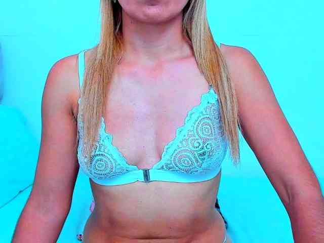 vickycandy webcam