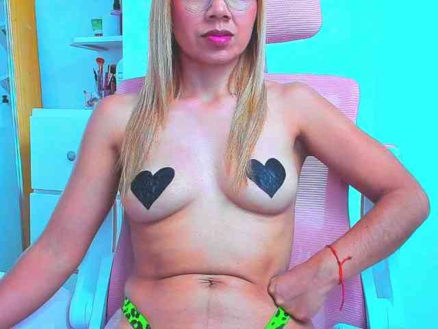 vickycandy webcam