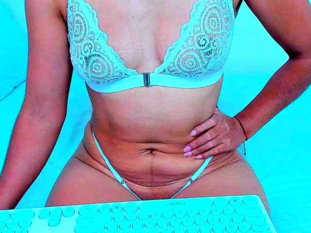 vickycandy webcam