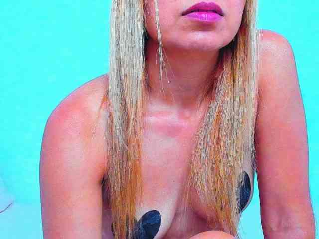 vickycandy webcam
