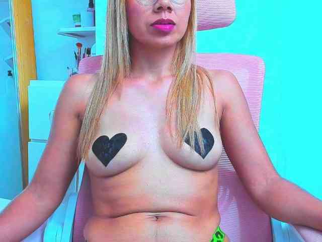 vickycandy webcam