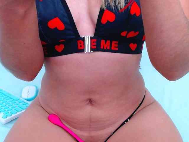 vickycandy webcam