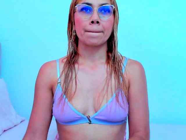 vickycandy webcam