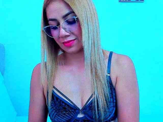 vickycandy webcam