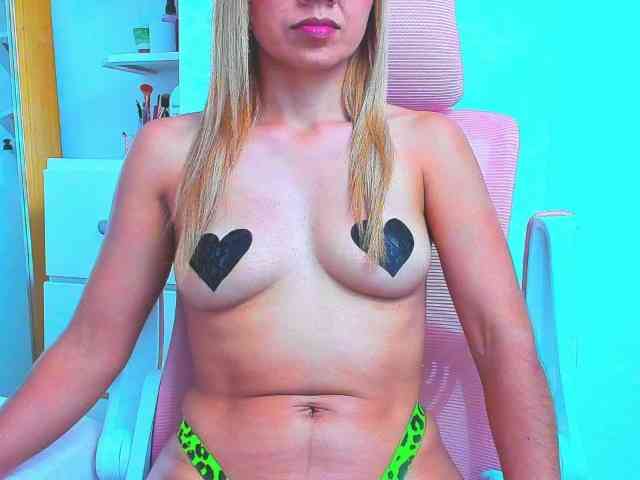 vickycandy webcam
