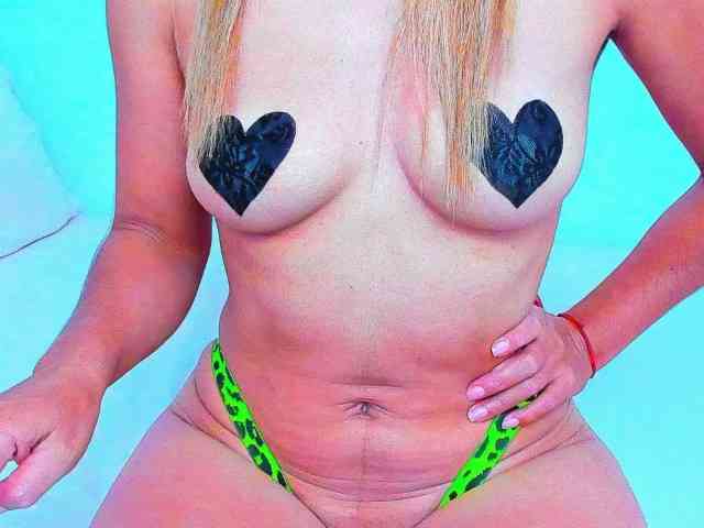 vickycandy webcam
