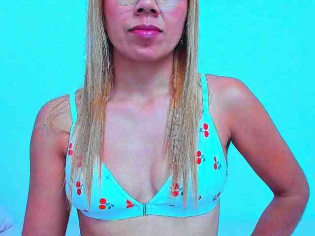 vickycandy webcam