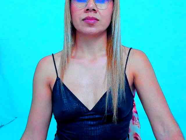 vickycandy webcam