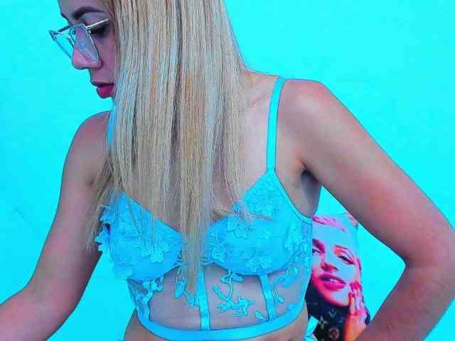 vickycandy webcam