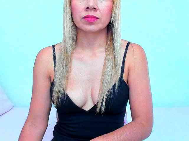 vickycandy webcam