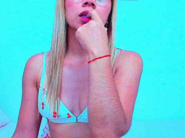 vickycandy webcam