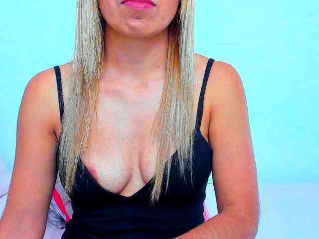 vickycandy webcam