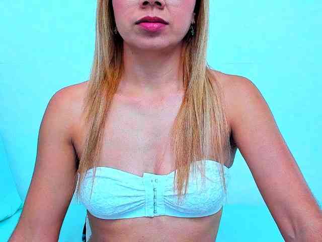 vickycandy webcam
