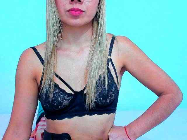 vickycandy webcam
