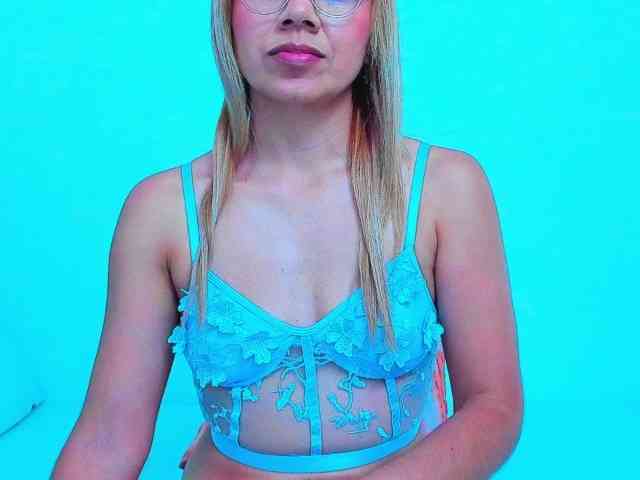 vickycandy webcam