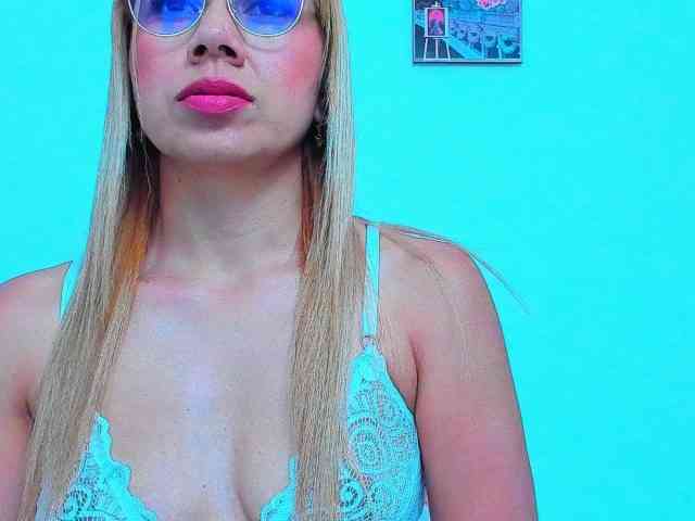 vickycandy webcam