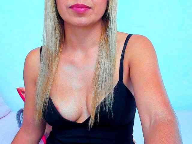 vickycandy webcam
