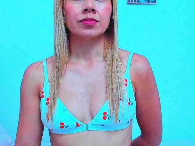 vickycandy webcam