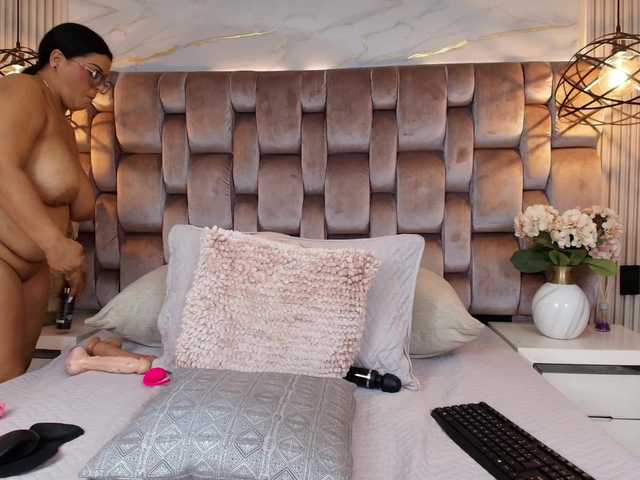 JeenSexy live webcam show