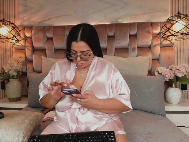 JeenSexy's BongaCams show and profile