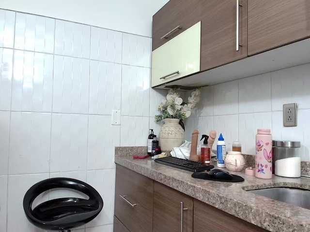 JeenSexy live webcam show