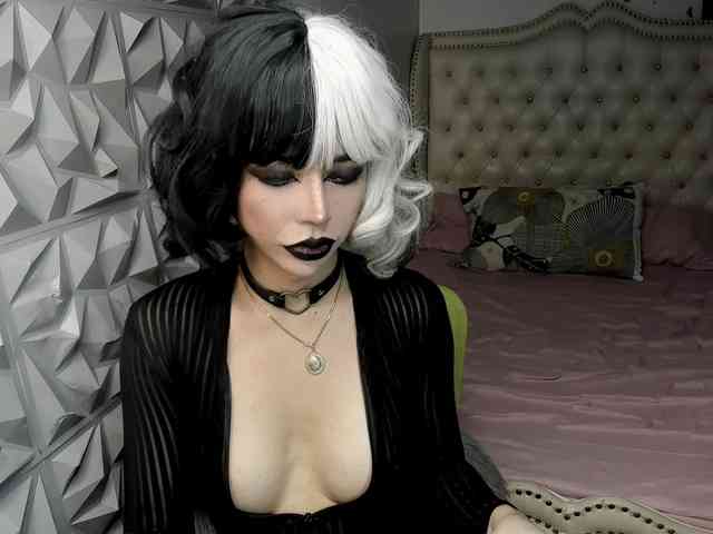 janecomanderts Live Webcam on BongaCams