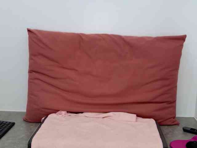 SquirtOMania webcam