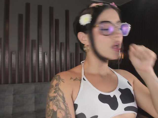 melody-cute10 live cam on BongaCams