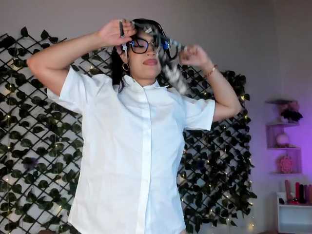 melody-cute10 live cam on BongaCams