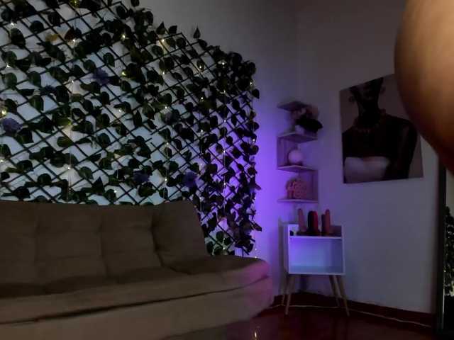 melody-cute10 live cam on BongaCams