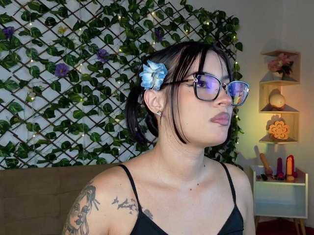 melody-cute10 live cam on UnifiedCams
