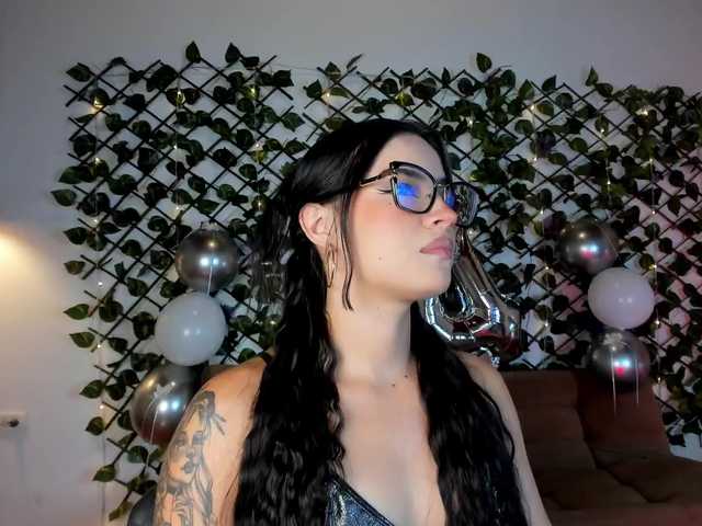 melody-cute10 live cam on BongaCams