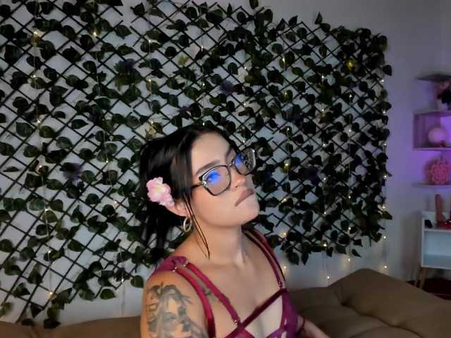 melody-cute10 live cam on BongaCams
