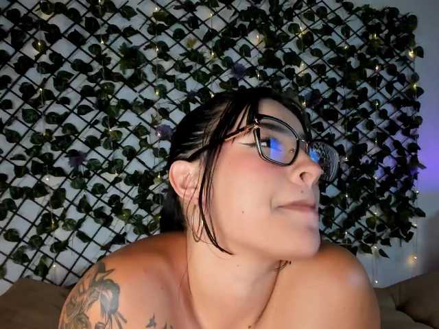 melody-cute10 live cam on BongaCams
