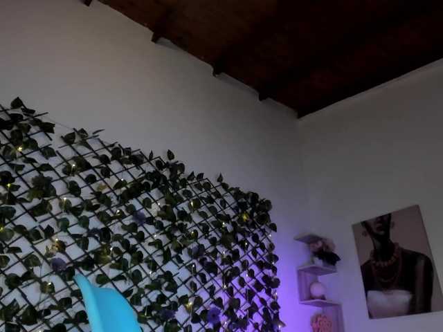 melody-cute10 live cam on BongaCams