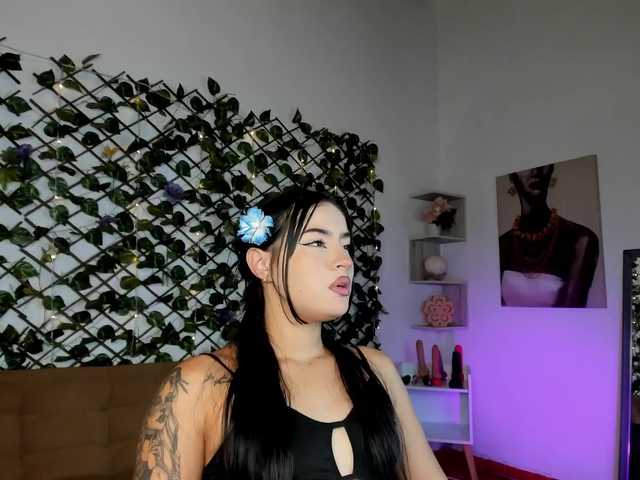 melody-cute10 live cam on BongaCams