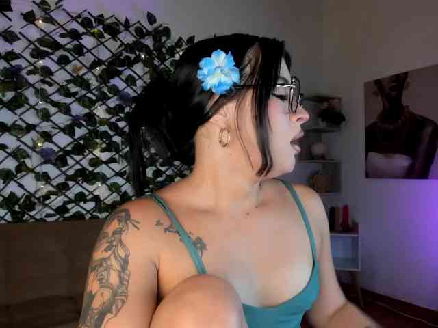 melody-cute10 webcam