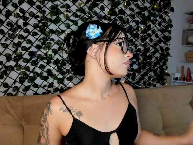 melody-cute10 webcam