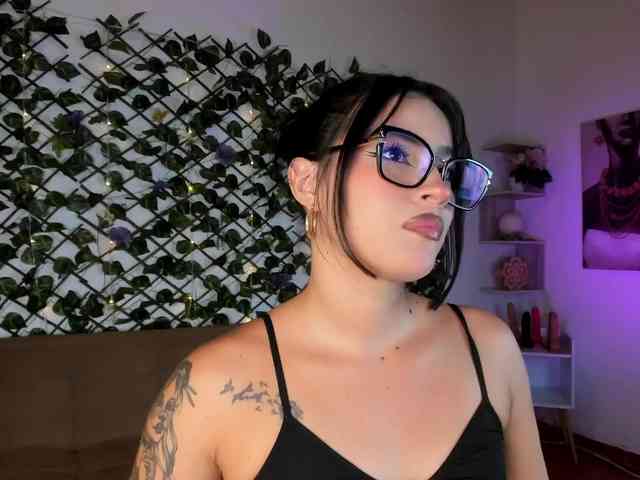 melody-cute10 webcam