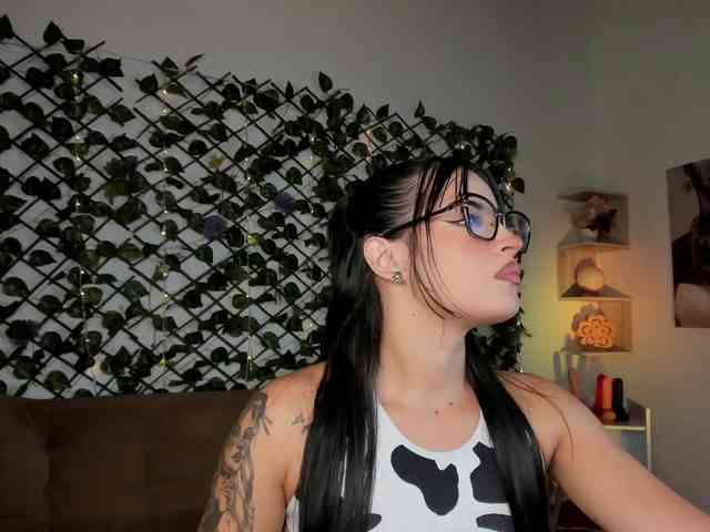 melody-cute10 webcam